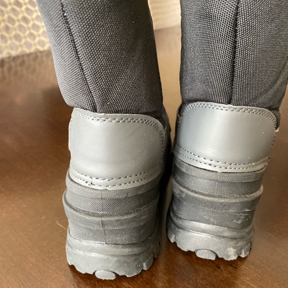 Kids snow boots , size 2 - Picture 3 of 5